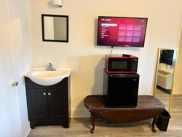 Spruce Pine Inn Экстерьер фото