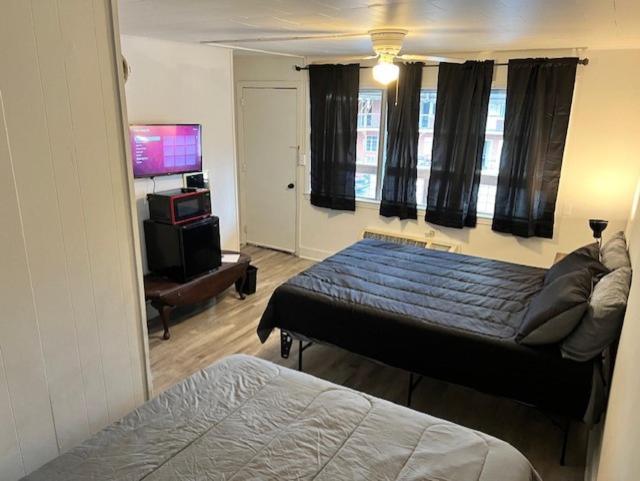 Spruce Pine Inn Экстерьер фото